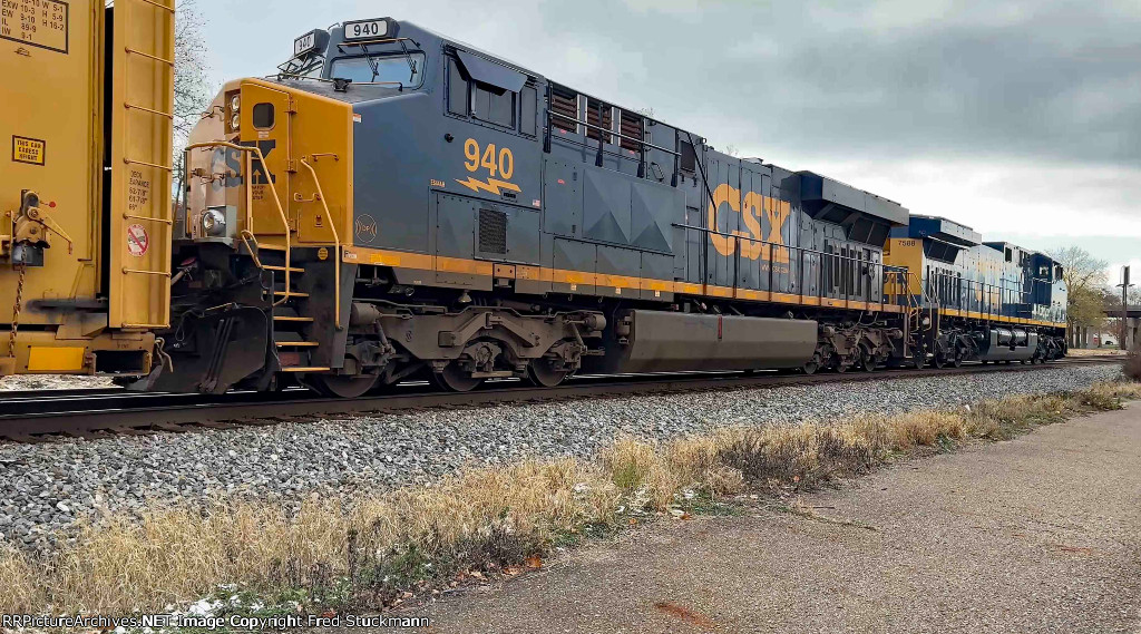 CSX 940